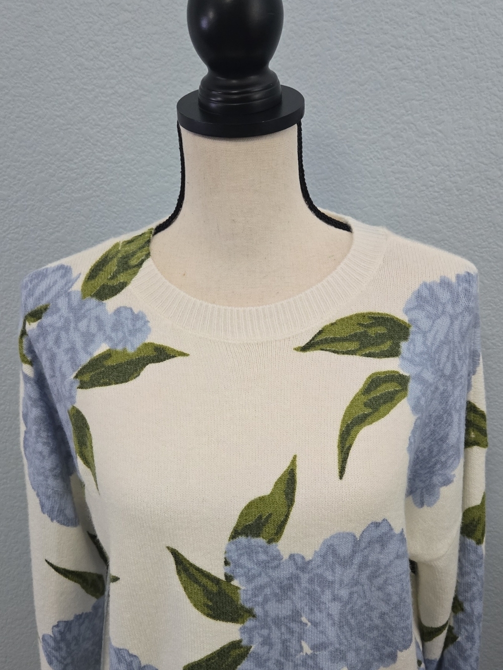 CeCe Crewneck Hydrangea Print Sweater Ribbed Cuff Hem Sz Medium Cottagecore - Picture 3 of 11